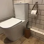 Olli's Cottage-terrace & Jacuzzi Bristol