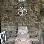 Olli's Cottage-terrace & Jacuzzi Bristol