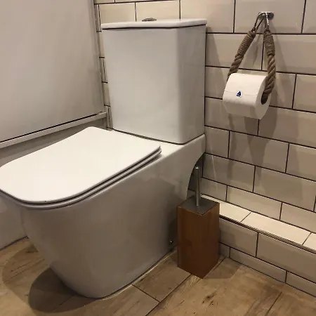 Olli's Cottage-terrace & Jacuzzi Optional Bristol