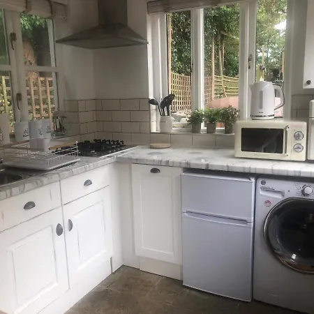 Olli's Cottage-terrace & Jacuzzi Optional *