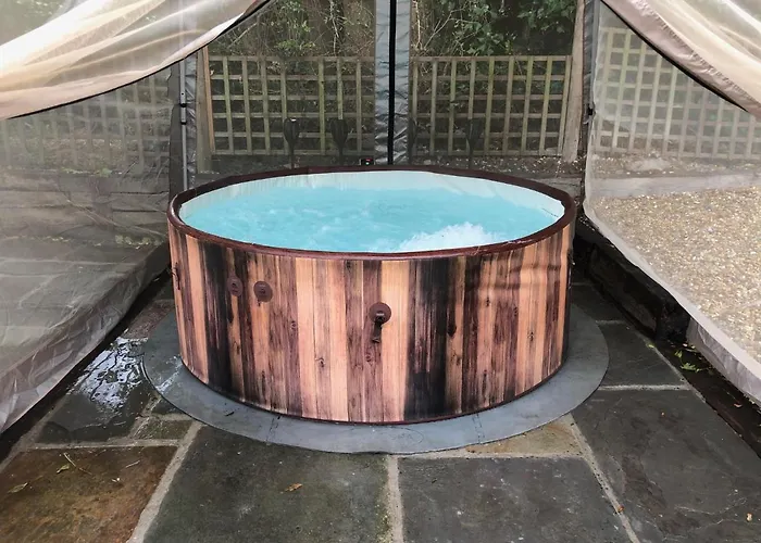 Olli's Cottage-terrace & Jacuzzi Optional *