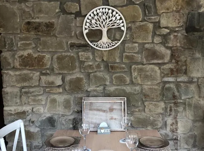 Olli's Cottage-terrace & Jacuzzi Optional Bristol