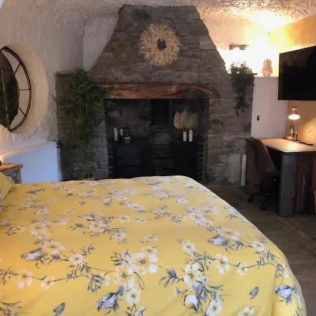 Villa Olli's Cottage-terrace&jacuzzi