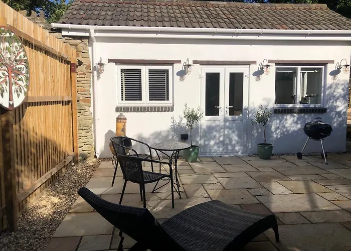 Olli's Cottage-terrace & Jacuzzi Optional